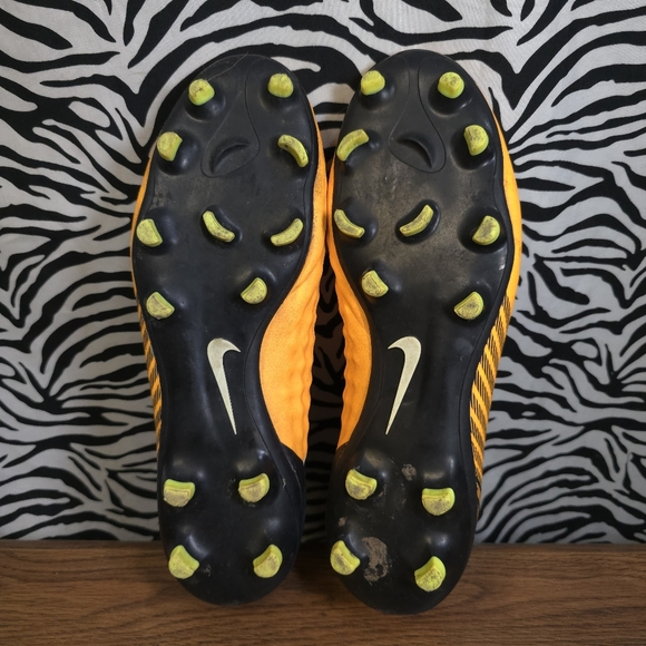 X AUC 0108 Thrifted Mens Sz. 10 Nike Phantom Rubber Cleats GWOSLOO1.30 - Picture 5 of 5